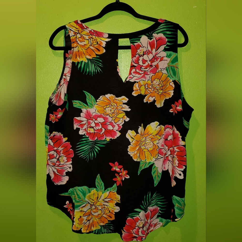 Old Navy V-Neck Keyhole Top